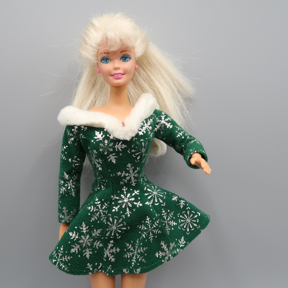 1997 Festive Season Barbie Doll Velvet green dress‎ Blonde Jointed Articulate